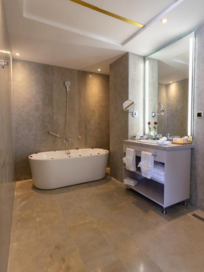 Mandarin Palace Hotel & Spa Tanger Zewnętrze zdjęcie Bathroom